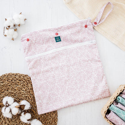 Wetbag mit 2 Fächern und Wäschenetz von Tickle Tots - Kidskram.ch